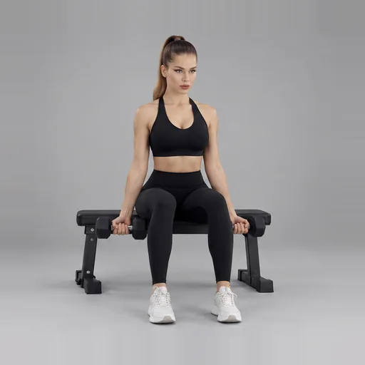 Oturarak Dambılla Biceps Curl · 1. kare